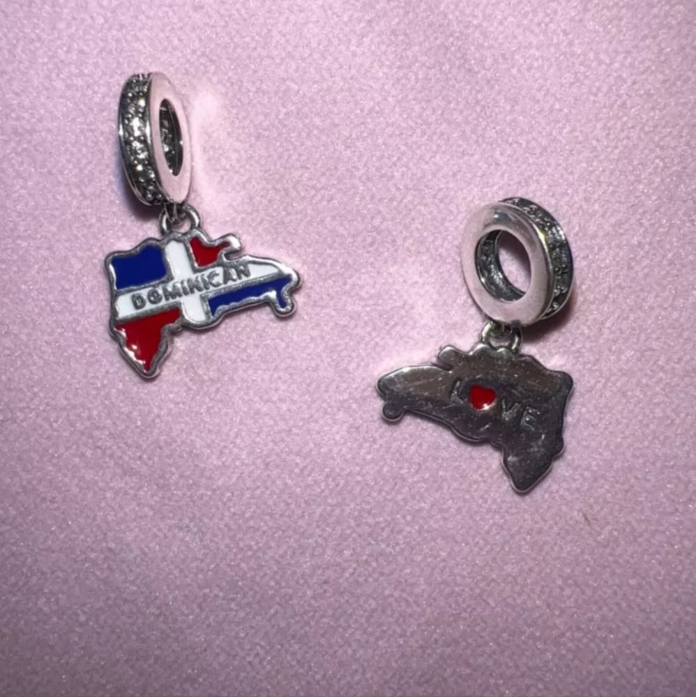 Authentic Sterling Silver S925 Dominican Republic Flag Dangle Charm for Bracelet - Picture 4 of 4